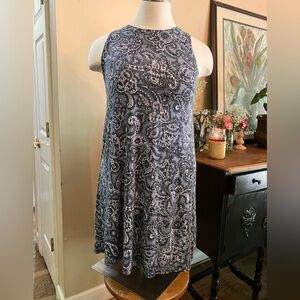 Loft XL paisley blue/grey dress
Great condition